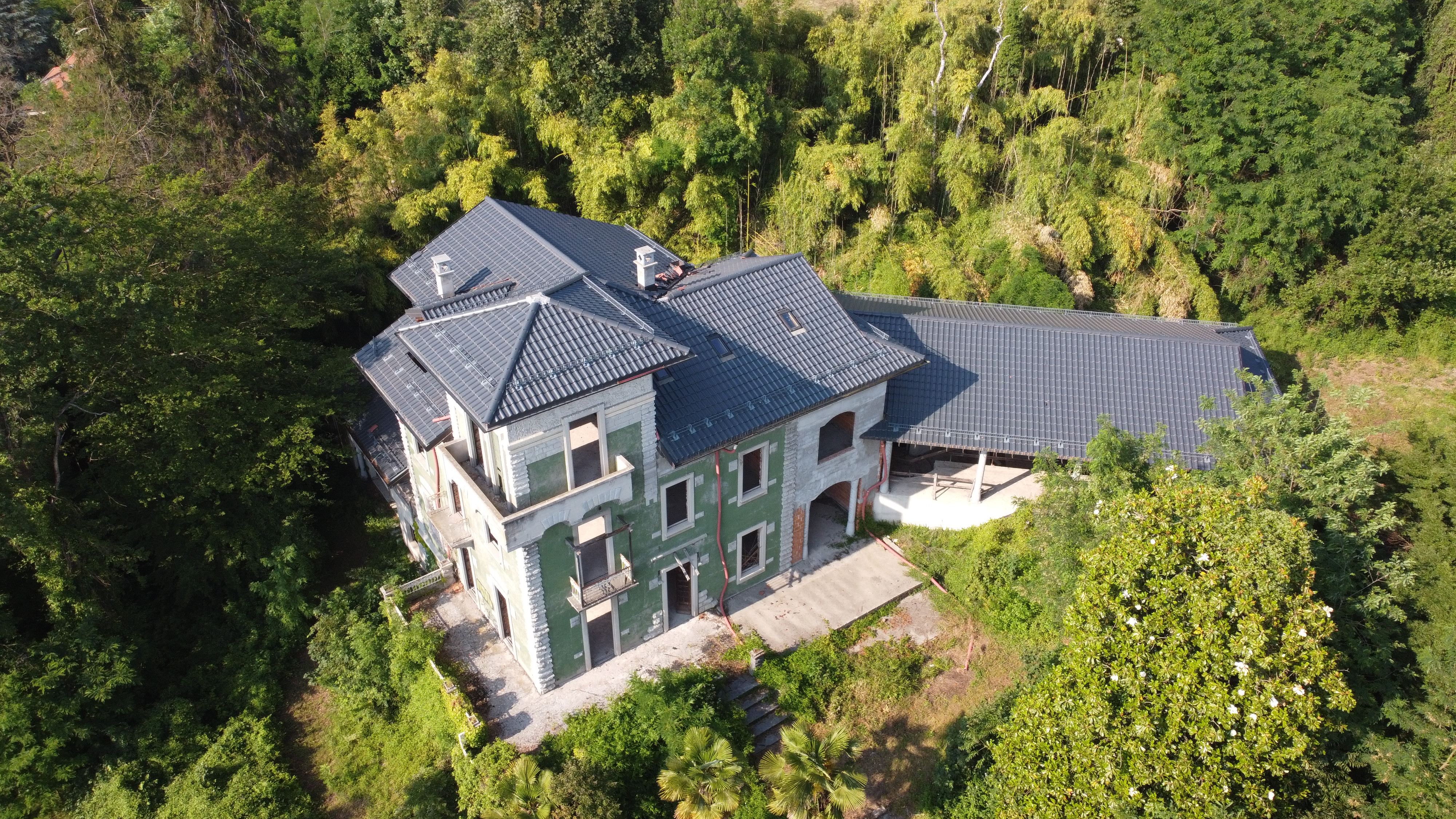  VARESE - MALNATE VILLA STILE LIBERTY CON PARCO E PISCINA