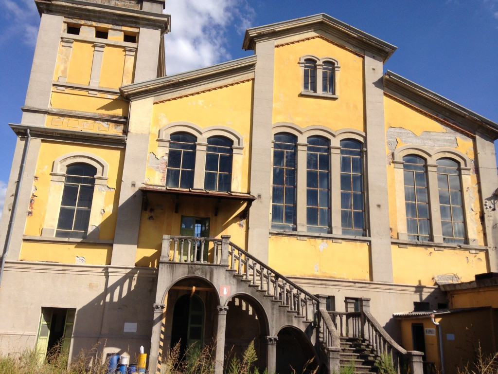 LUCCA -  Importante area con fabbricati - Futura destinazione mista residenziale, direzionale e artigianale