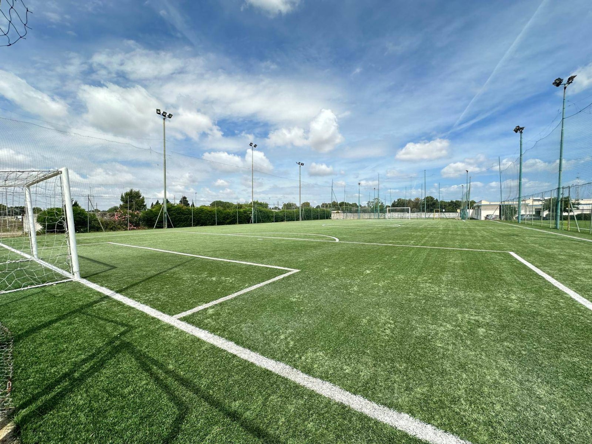 LECCE - Centro sportivo polifunzionale con ampia offerta e infrastrutture