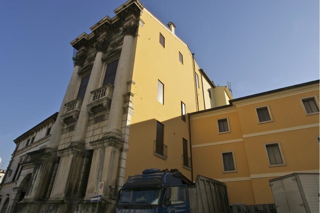 VICENZA - IMMOBILE USO INDUSTRIALE A REDDITO