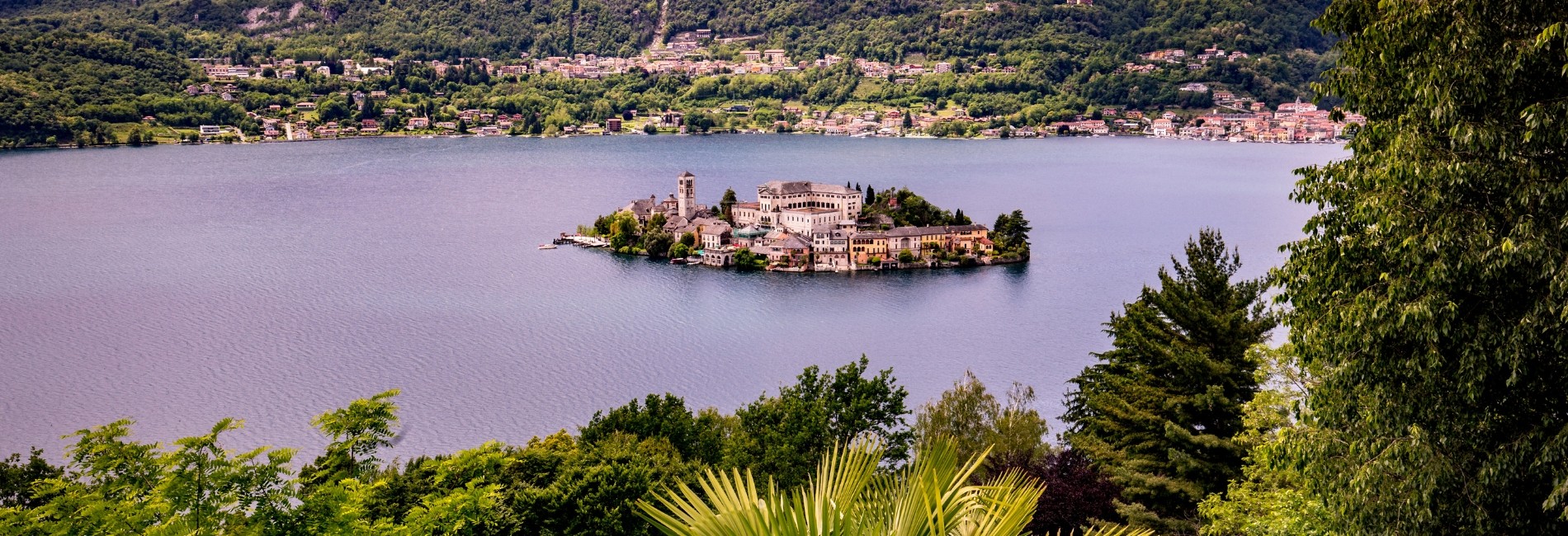 LAGO D'ORTA - ORTA SAN GIULIO - Antico monastero seicentesco e casa privata del 1860 con destinazione residenziale, ricettiva e commerciale