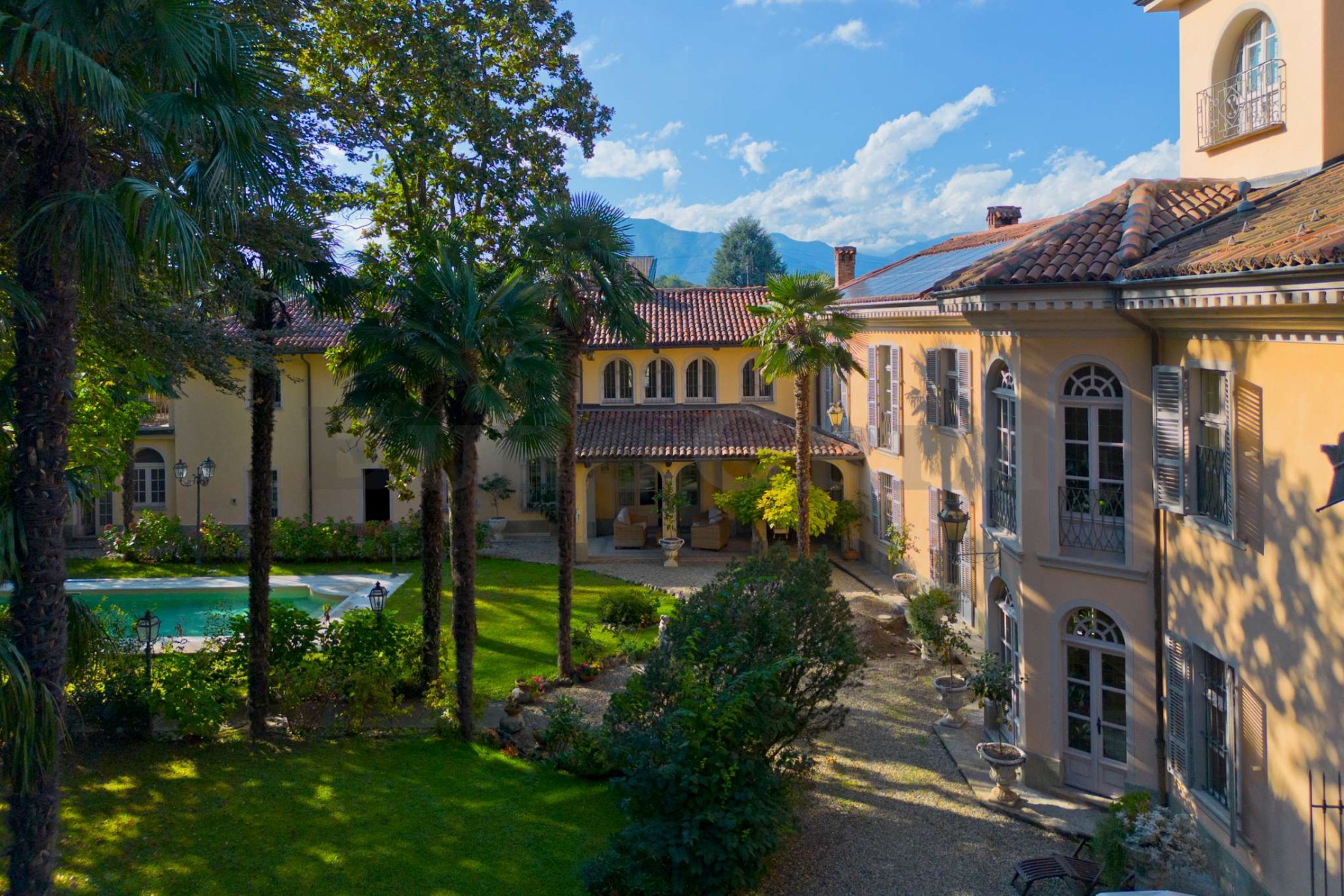 ALPIGNANO TORINO - Villa storica del 1750 di importante metratura adatta per eventi e cerimonie