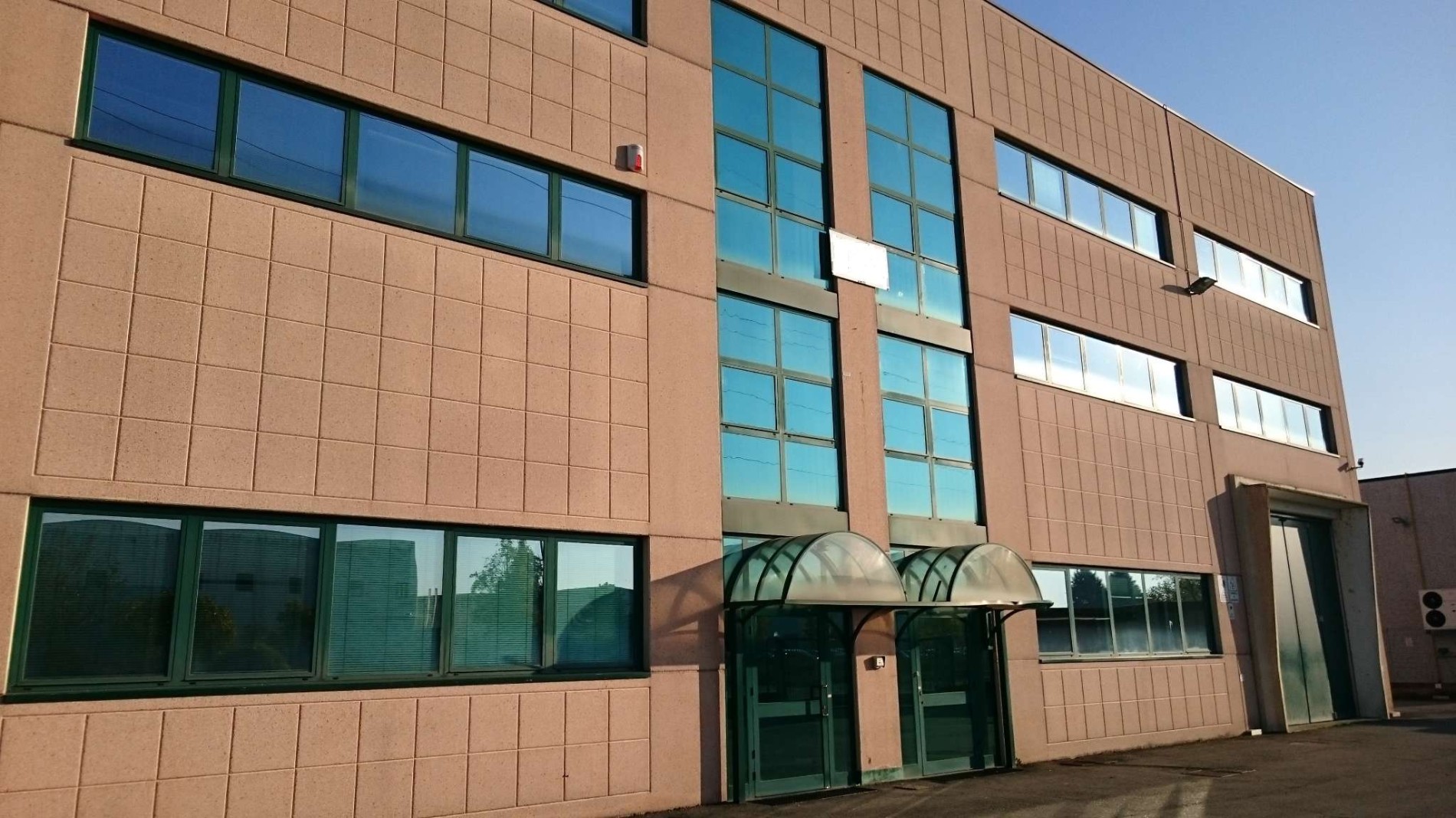 SETTIMO TORINESE - TORINO - Capannone industriale a reddito