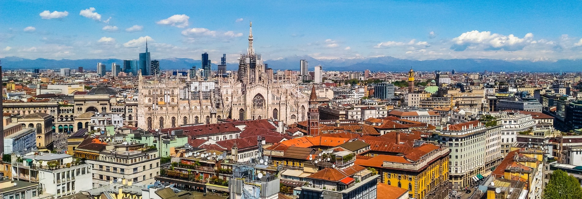 MILANO CENTRO STORICO - edificio cielo terra indipendente a reddito